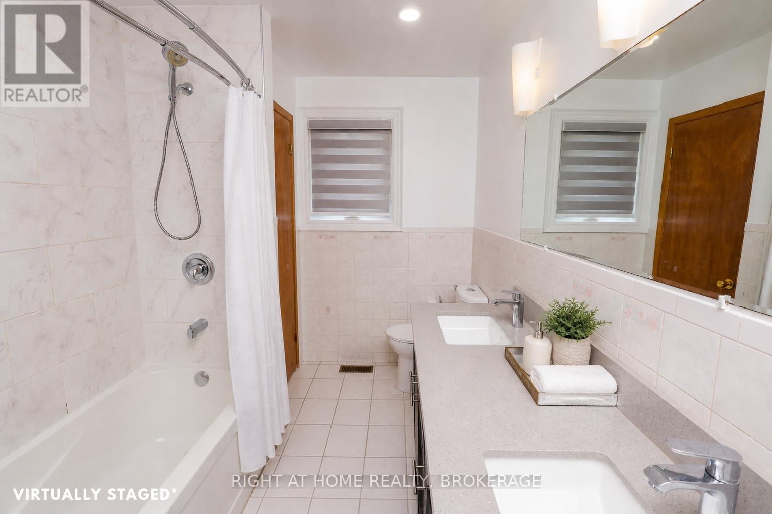 7698 Mulhern Street, Niagara Falls, Ontario  L2H 1B5 - Photo 5 - X12980262