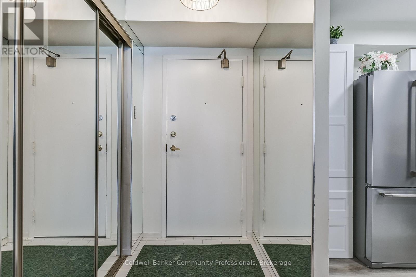 804 - 3845 Lake Shore Boulevard W, Toronto, Ontario  M8W 4Y3 - Photo 10 - W12983632