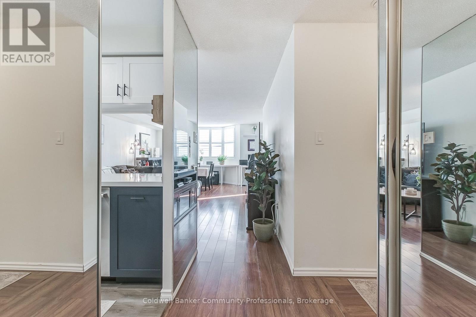 804 - 3845 Lake Shore Boulevard W, Toronto, Ontario  M8W 4Y3 - Photo 11 - W12983632