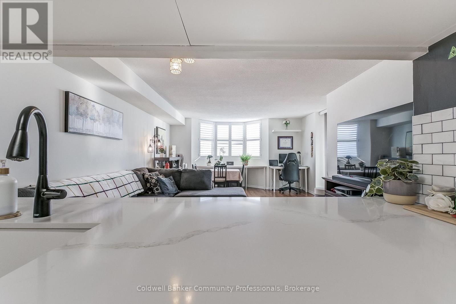 804 - 3845 Lake Shore Boulevard W, Toronto, Ontario  M8W 4Y3 - Photo 15 - W12983632
