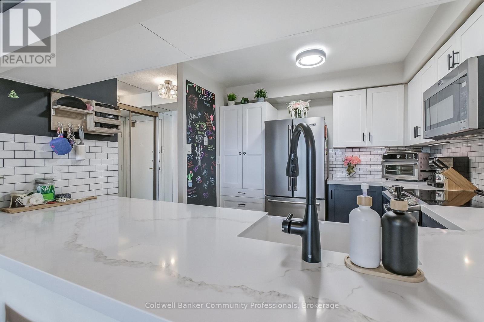 804 - 3845 Lake Shore Boulevard W, Toronto, Ontario  M8W 4Y3 - Photo 18 - W12983632