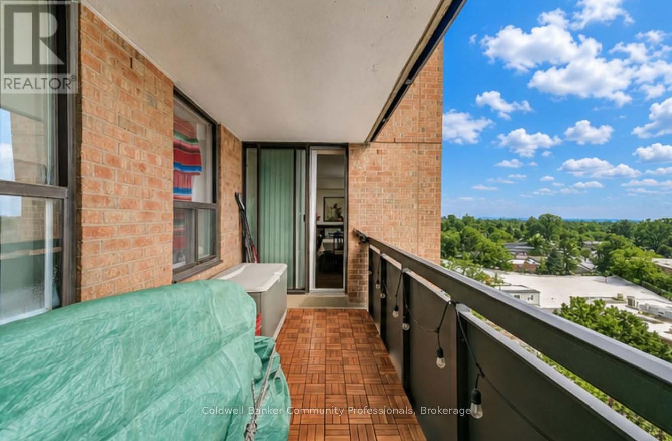 804 - 3845 Lake Shore Boulevard W, Toronto, Ontario  M8W 4Y3 - Photo 3 - W12983632