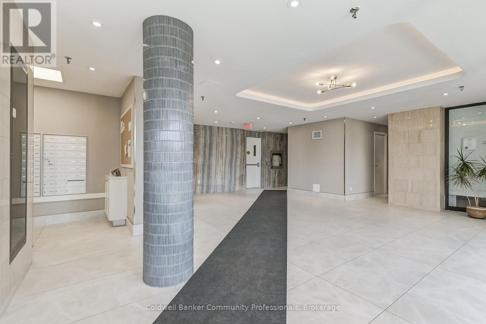 804 - 3845 Lake Shore Boulevard W, Toronto, Ontario  M8W 4Y3 - Photo 7 - W12983632