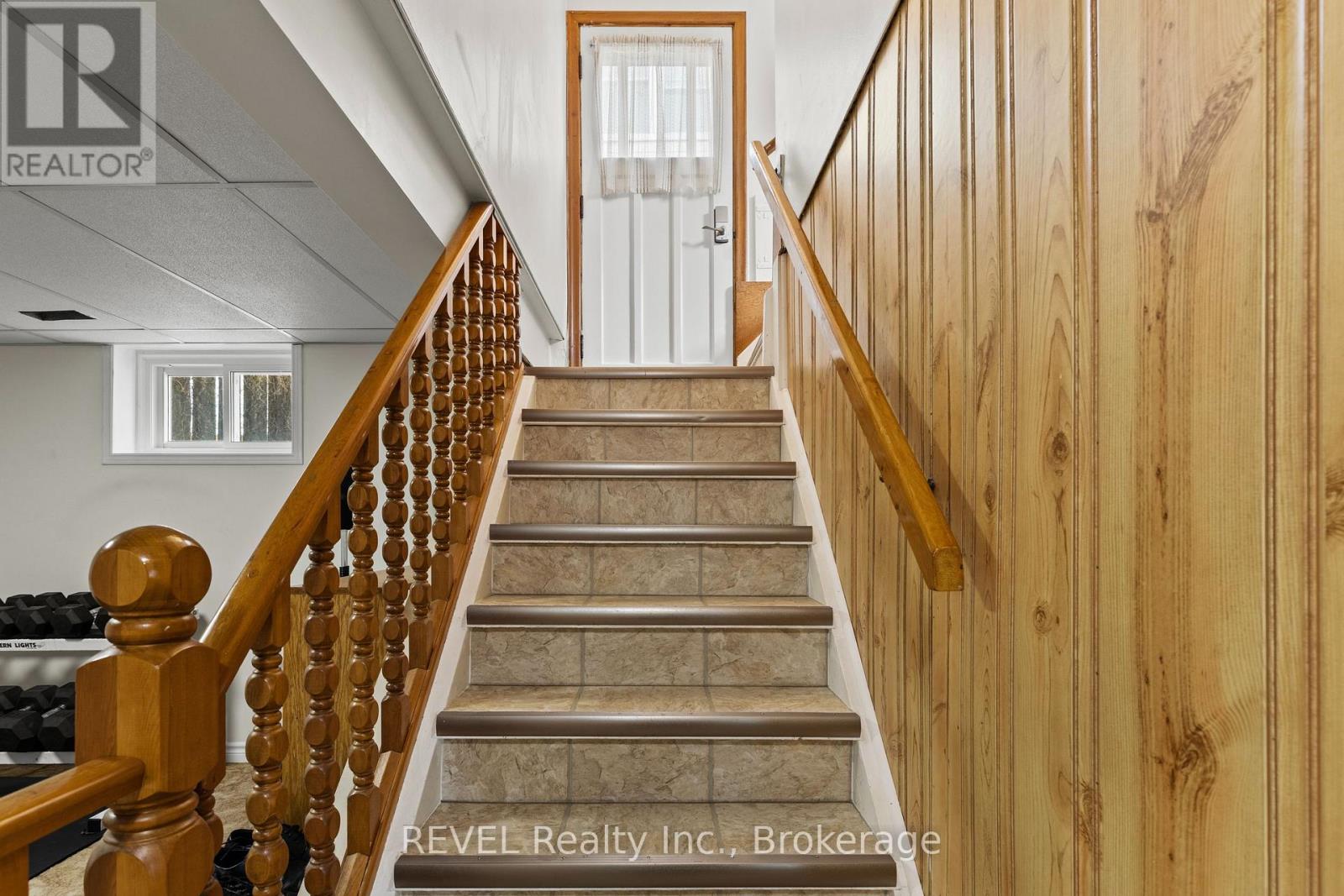 32 Thompson Avenue, Thorold, Ontario  L2V 2N1 - Photo 18 - X12989146