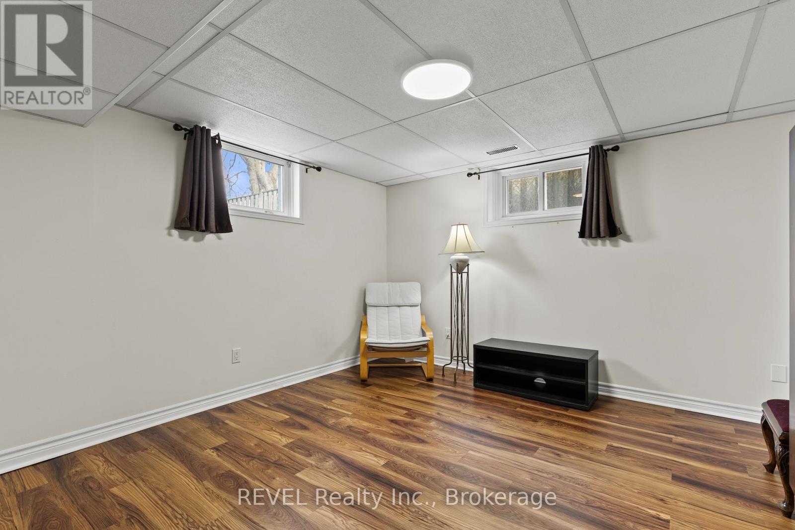 32 Thompson Avenue, Thorold, Ontario  L2V 2N1 - Photo 20 - X12989146