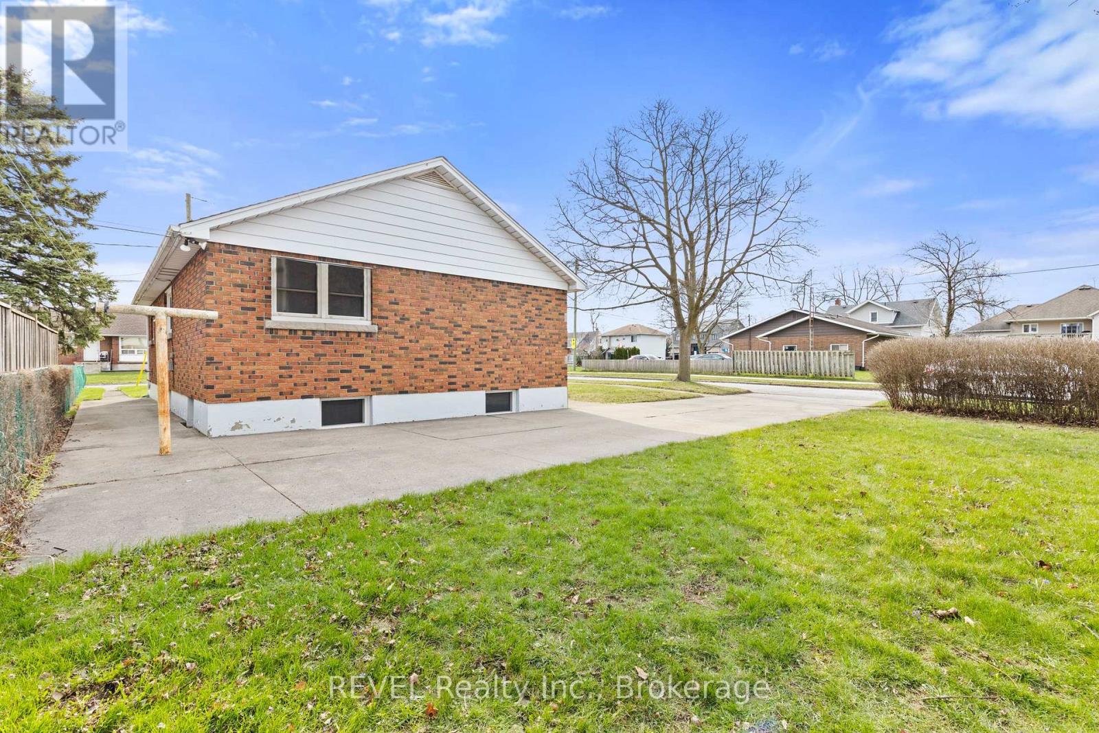 32 Thompson Avenue, Thorold, Ontario  L2V 2N1 - Photo 26 - X12989146