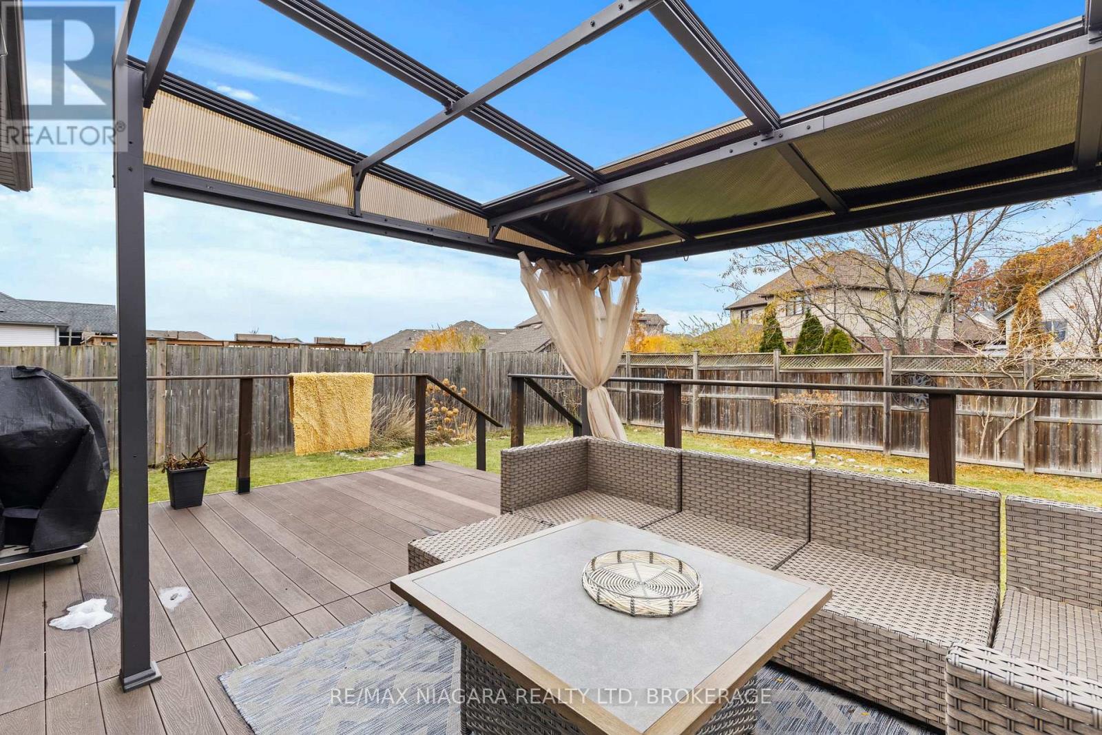 9147 Hendershot Boulevard, Niagara Falls, Ontario  L2H 0E3 - Photo 4 - X12993284