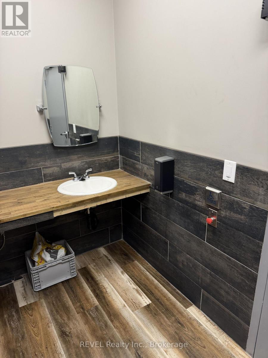 2 - 8189 Lundys Lane, Niagara Falls, Ontario  L2H 1H3 - Photo 11 - X12993458