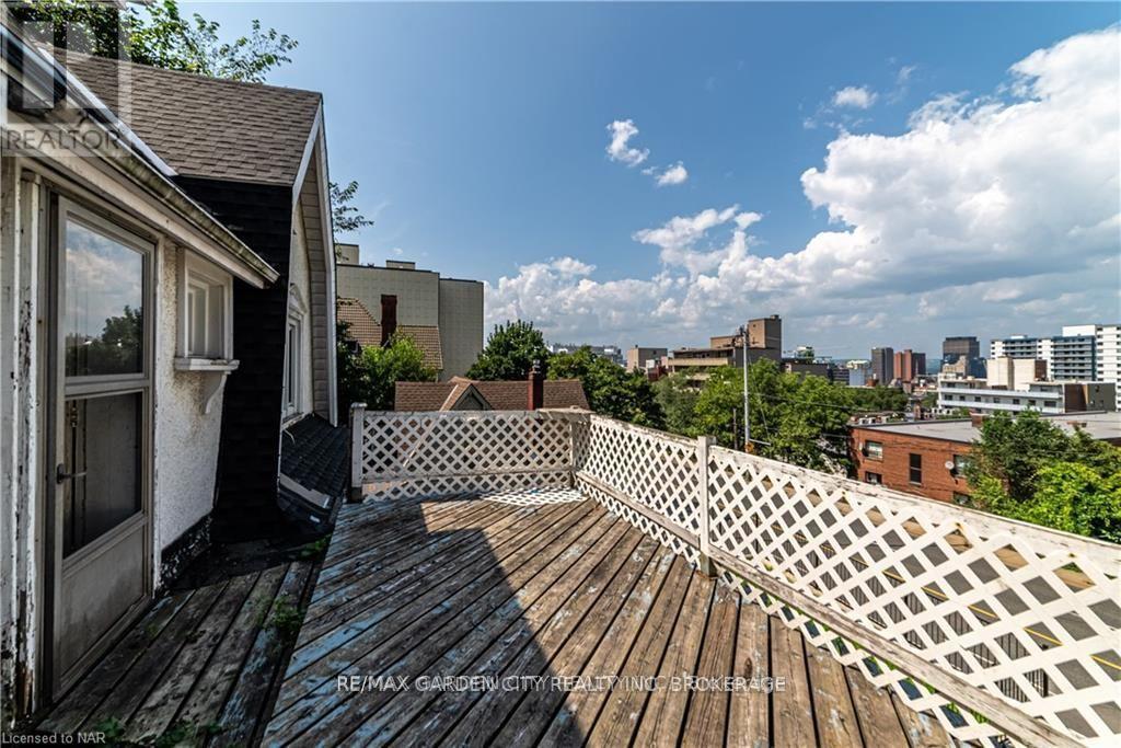 68 Arkledun Avenue, Hamilton, Ontario  L8N 2H8 - Photo 3 - X12996184