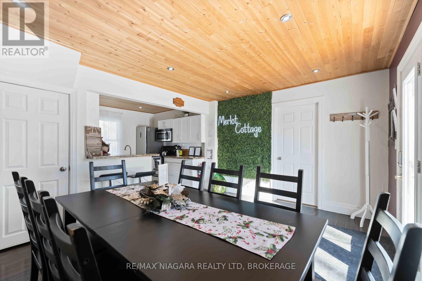 1459 Niagara Stone Road, Niagara-On-The-Lake, Ontario  L0S 1T0 - Photo 13 - X12998092