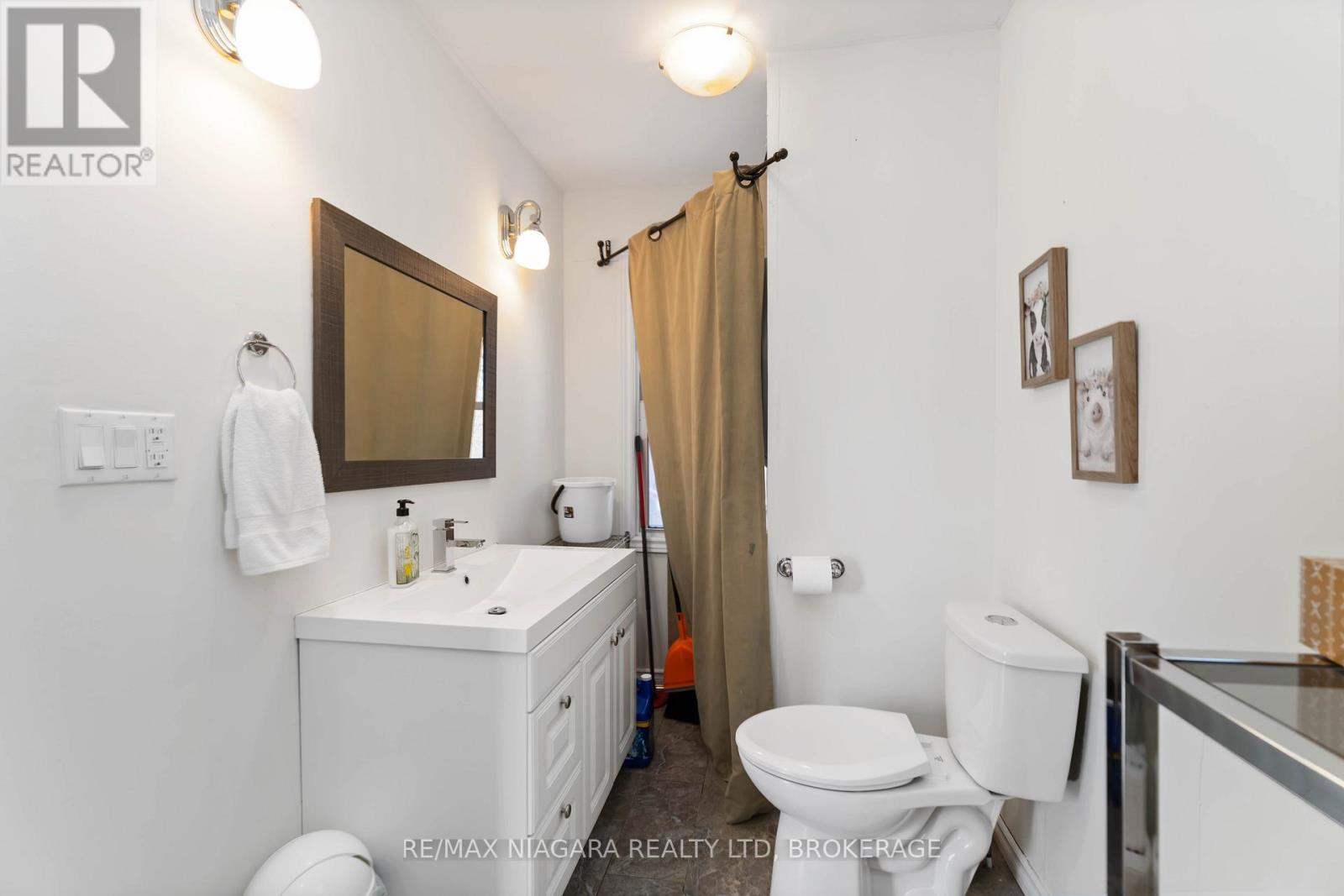 1459 Niagara Stone Road, Niagara-On-The-Lake, Ontario  L0S 1T0 - Photo 23 - X12998092