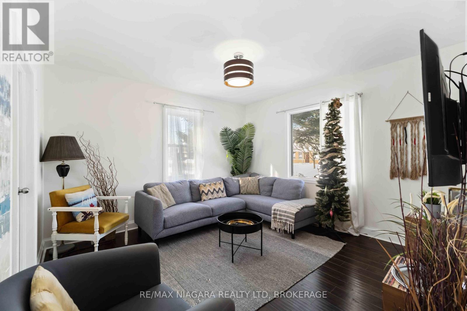 1459 Niagara Stone Road, Niagara-On-The-Lake, Ontario  L0S 1T0 - Photo 3 - X12998092