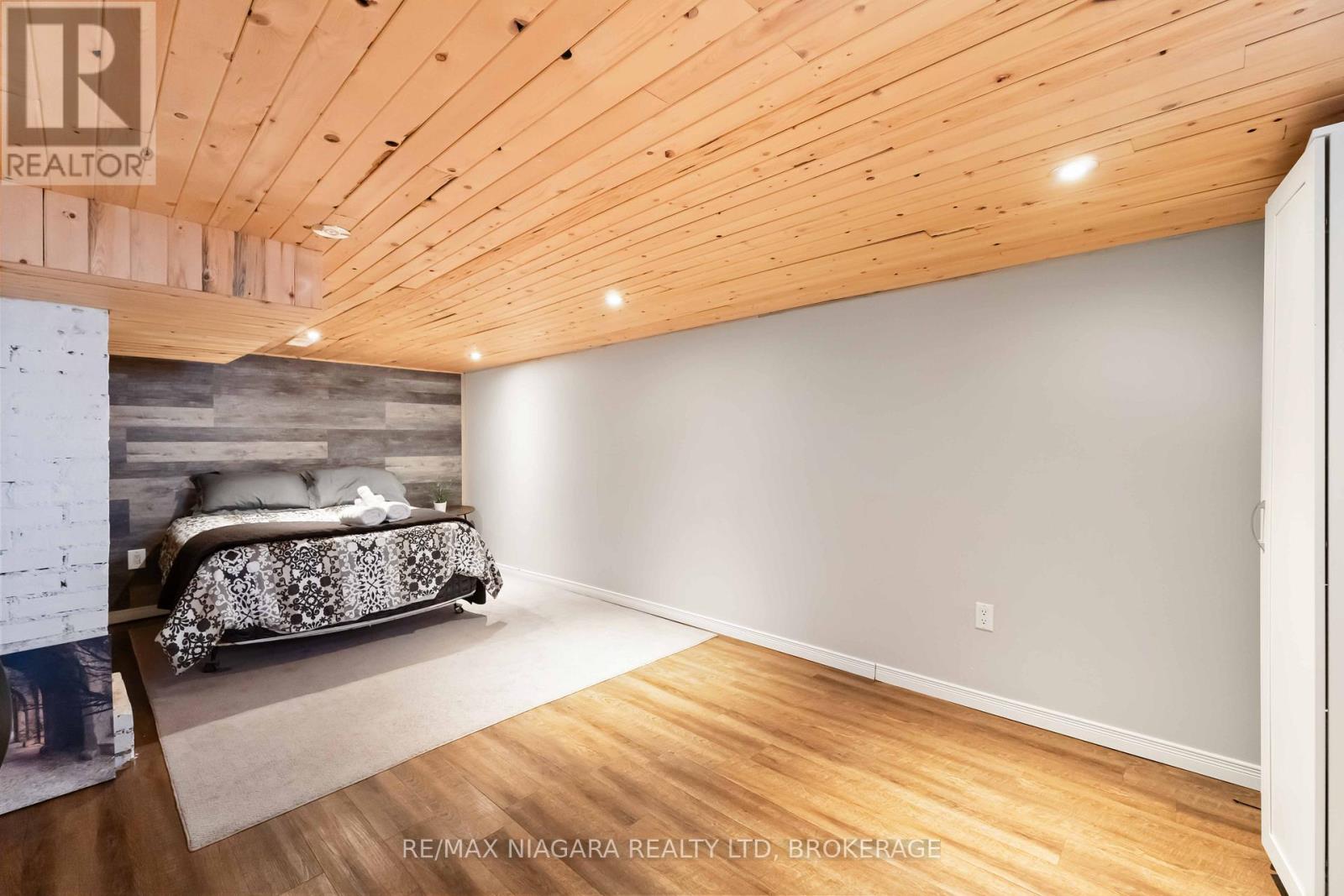 1459 Niagara Stone Road, Niagara-On-The-Lake, Ontario  L0S 1T0 - Photo 32 - X12998092