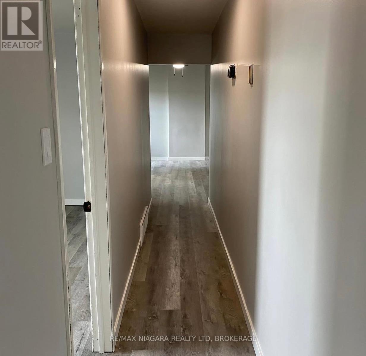 42 Niagara Street, St. Catharines, Ontario  L2R 4K9 - Photo 12 - X12998440