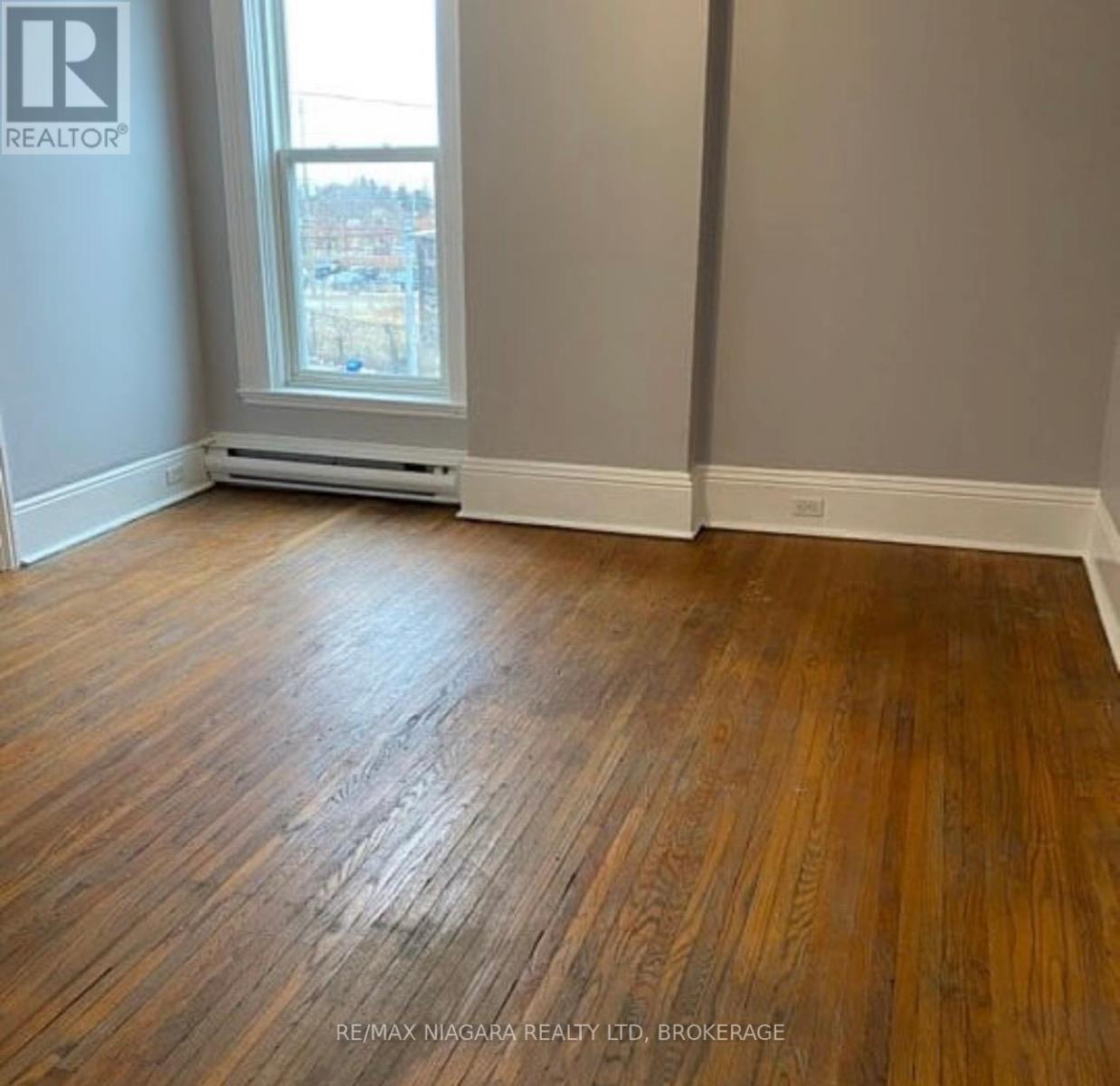 42 Niagara Street, St. Catharines, Ontario  L2R 4K9 - Photo 16 - X12998440