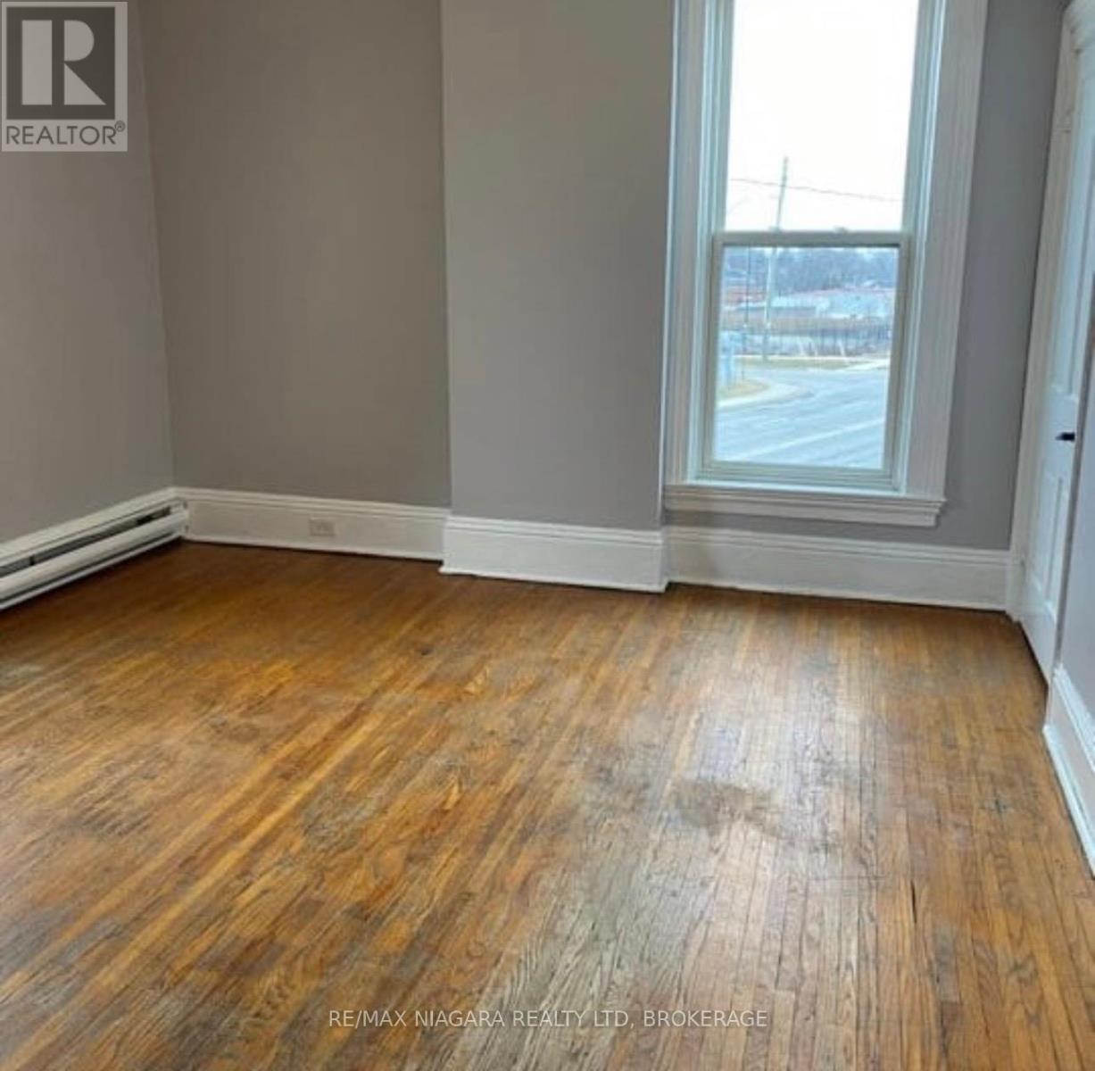 42 Niagara Street, St. Catharines, Ontario  L2R 4K9 - Photo 18 - X12998440