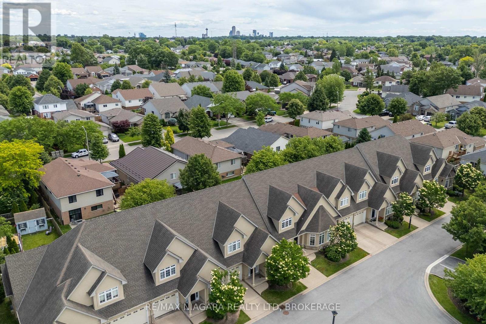 16 - 8142 Costabile Drive, Niagara Falls, Ontario  L2H 3M3 - Photo 2 - X13000876