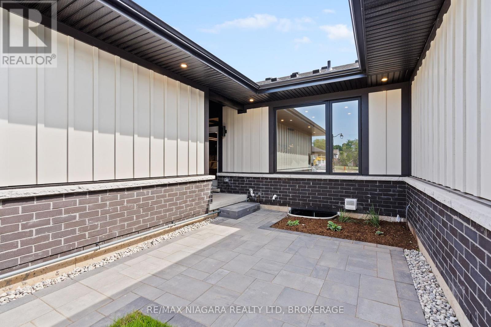 16 Accursi Crescent, Pelham, Ontario  L0S 1E2 - Photo 35 - X13007122