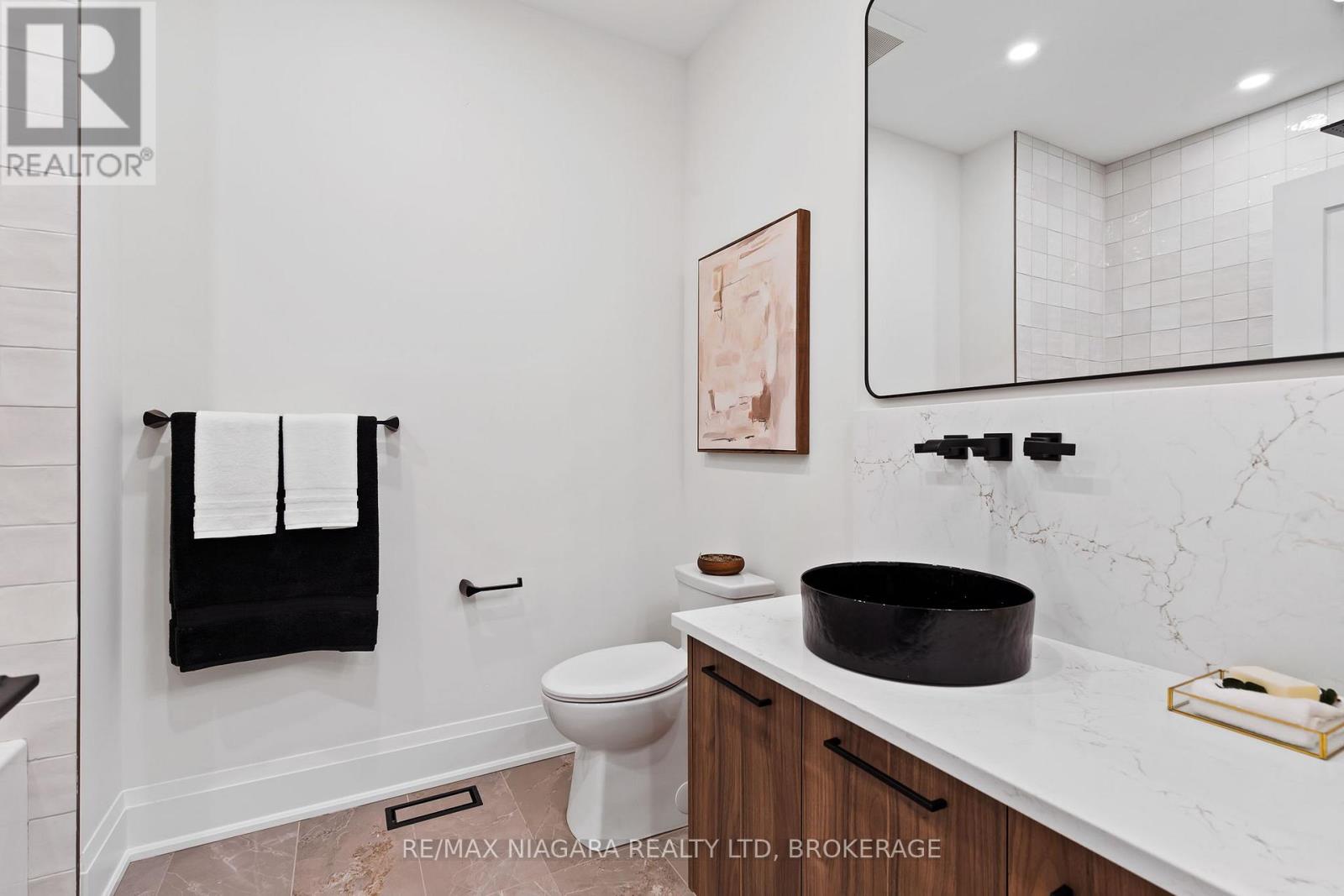 16 Accursi Crescent, Pelham, Ontario  L0S 1E2 - Photo 8 - X13007122