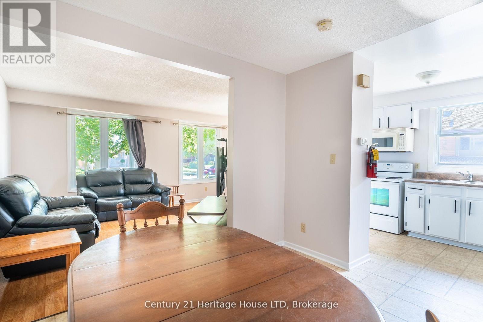 387 First Avenue, Welland, Ontario  L3C 5R3 - Photo 8 - X13021994