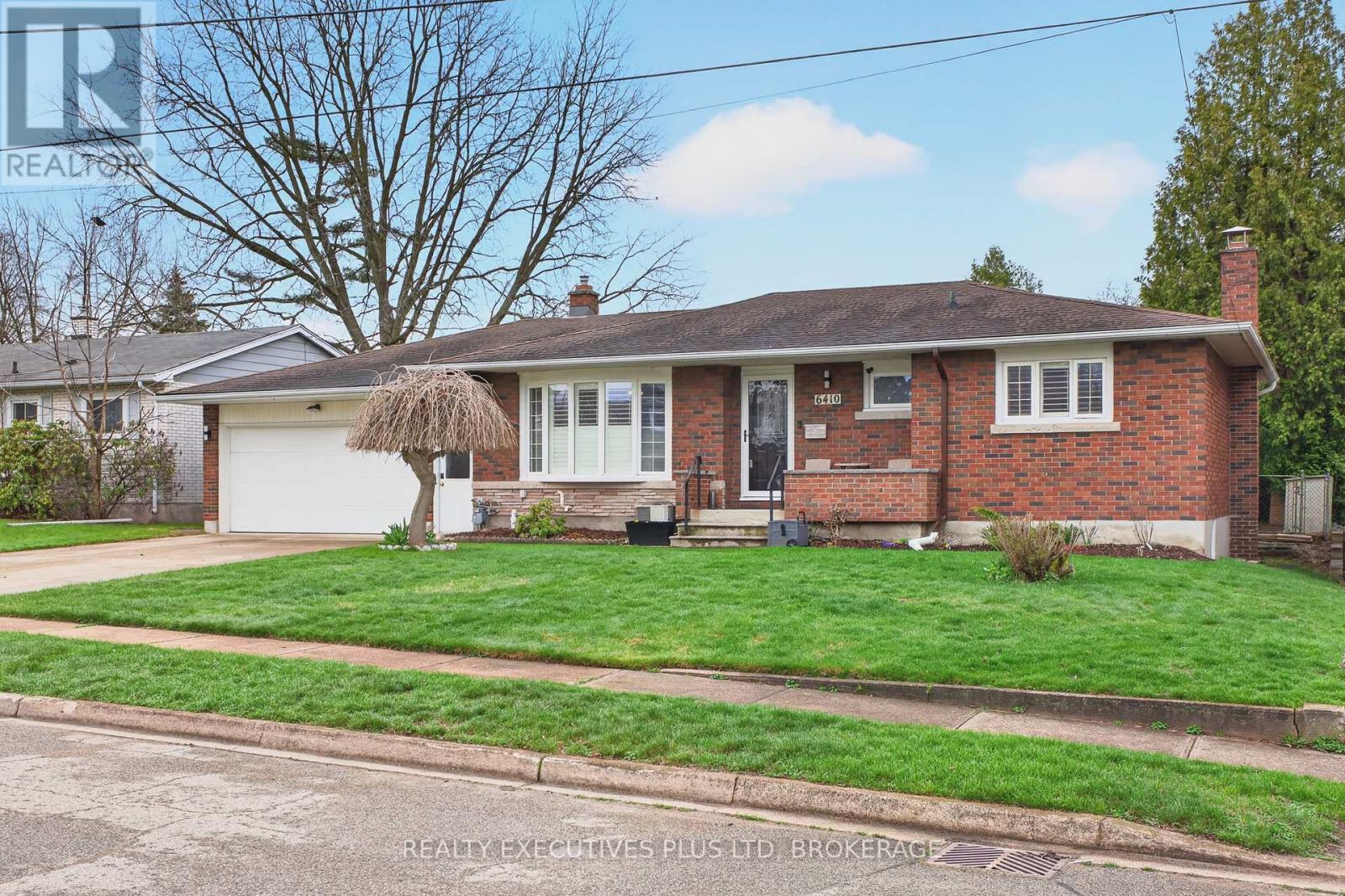 6410 Sherwood Road, Niagara Falls, Ontario  L2E 5M1 - Photo 3 - X13023658