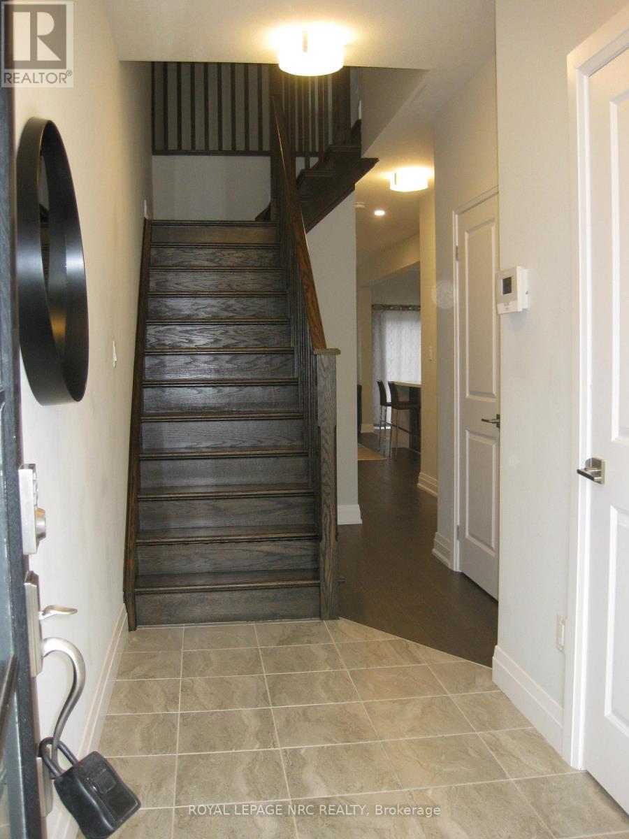 4839 Pettit Avenue, Niagara Falls, Ontario  L2E 0B7 - Photo 2 - X13030774