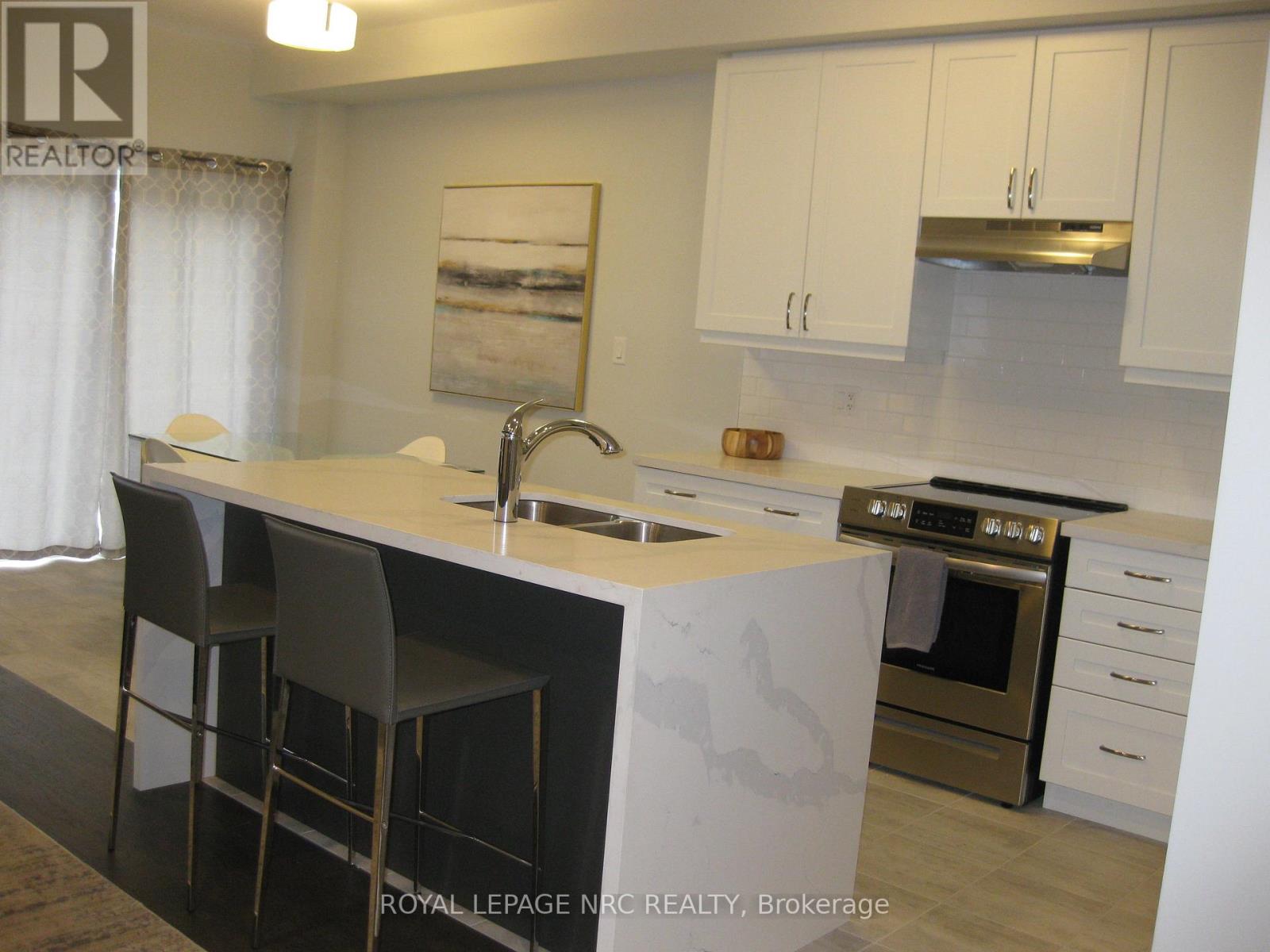 4839 Pettit Avenue, Niagara Falls, Ontario  L2E 0B7 - Photo 5 - X13030774