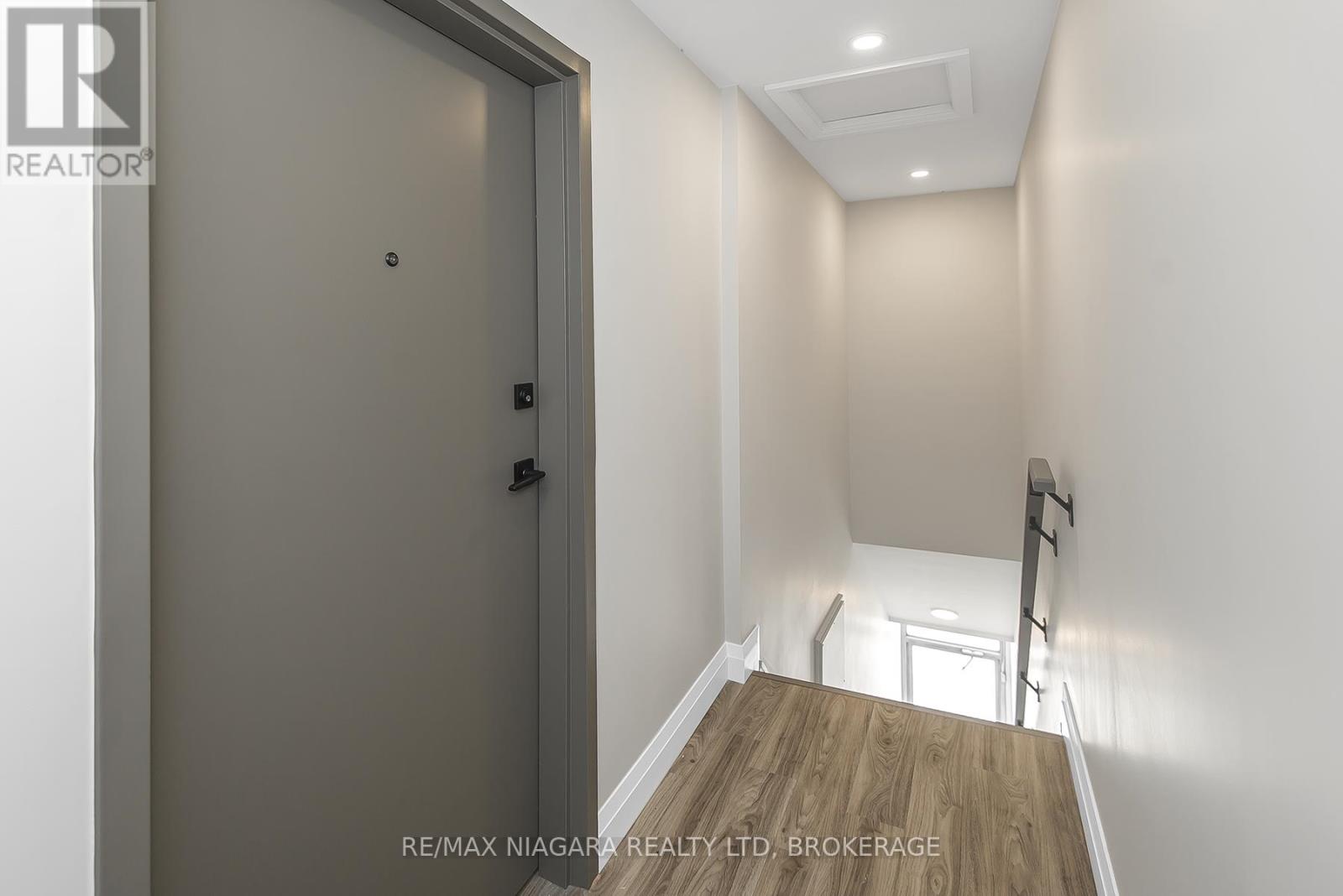 Unit 2 - 264 West Street, Port Colborne, Ontario  L3K 4E4 - Photo 3 - X13041890