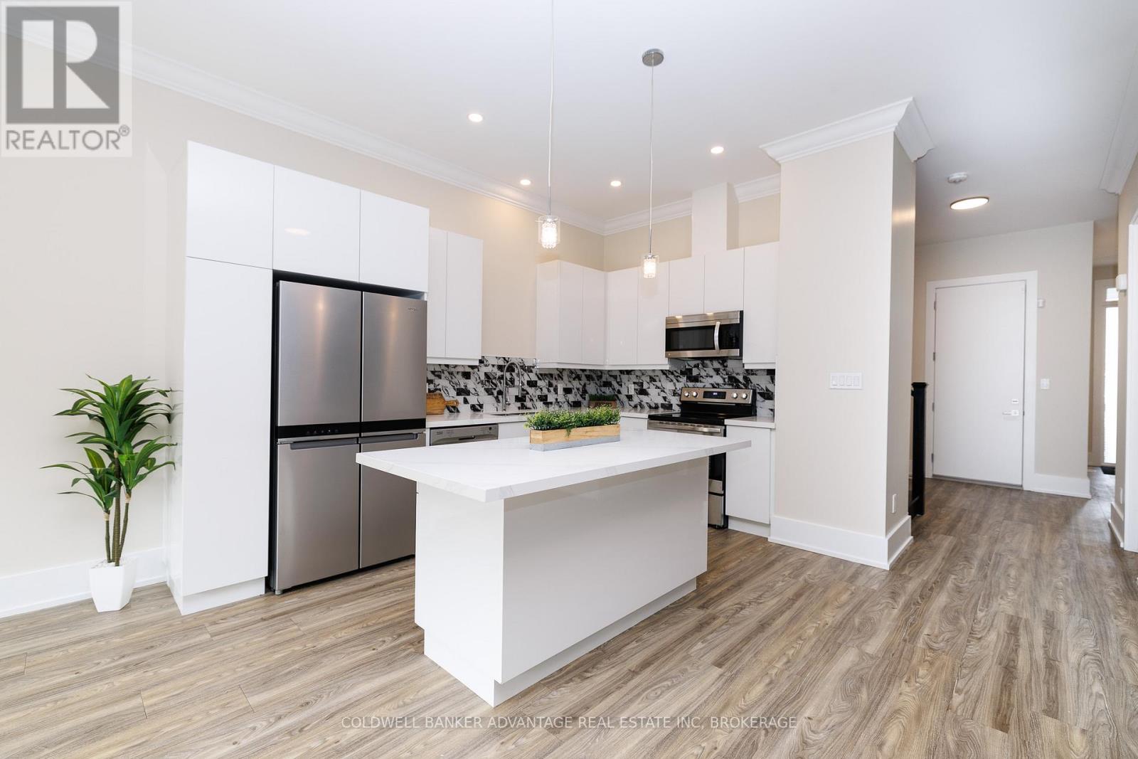 1044 Hansler Road, Welland, Ontario  L3C 7M5 - Photo 7 - X13044452