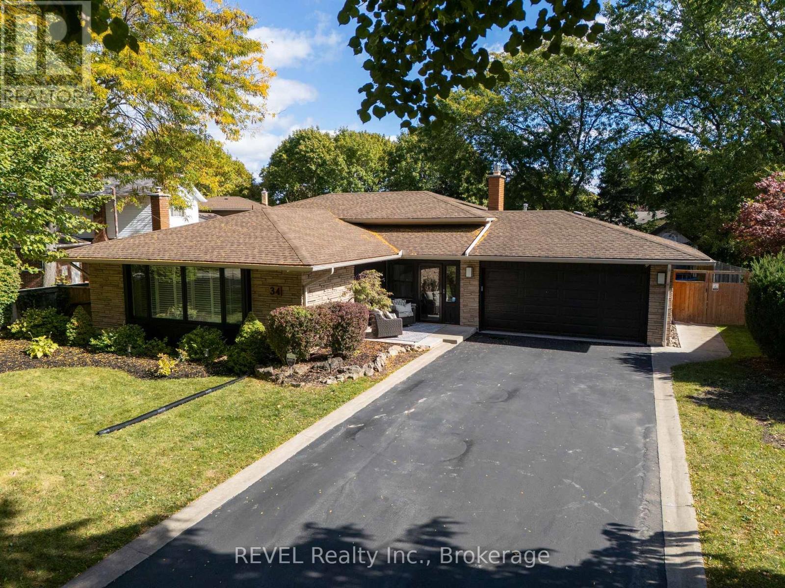 34 ROYAL YORK ROAD, St. Catharines, Ontario