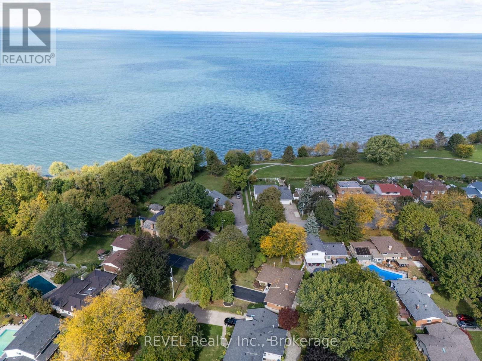 34 Royal York Road, St. Catharines, Ontario  L2N 2N6 - Photo 2 - X13046400