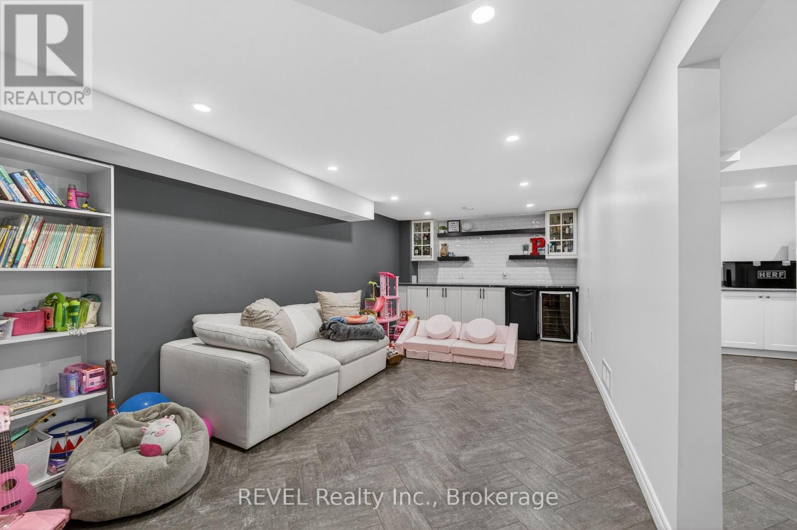 34 Royal York Road, St. Catharines, Ontario  L2N 2N6 - Photo 34 - X13046400
