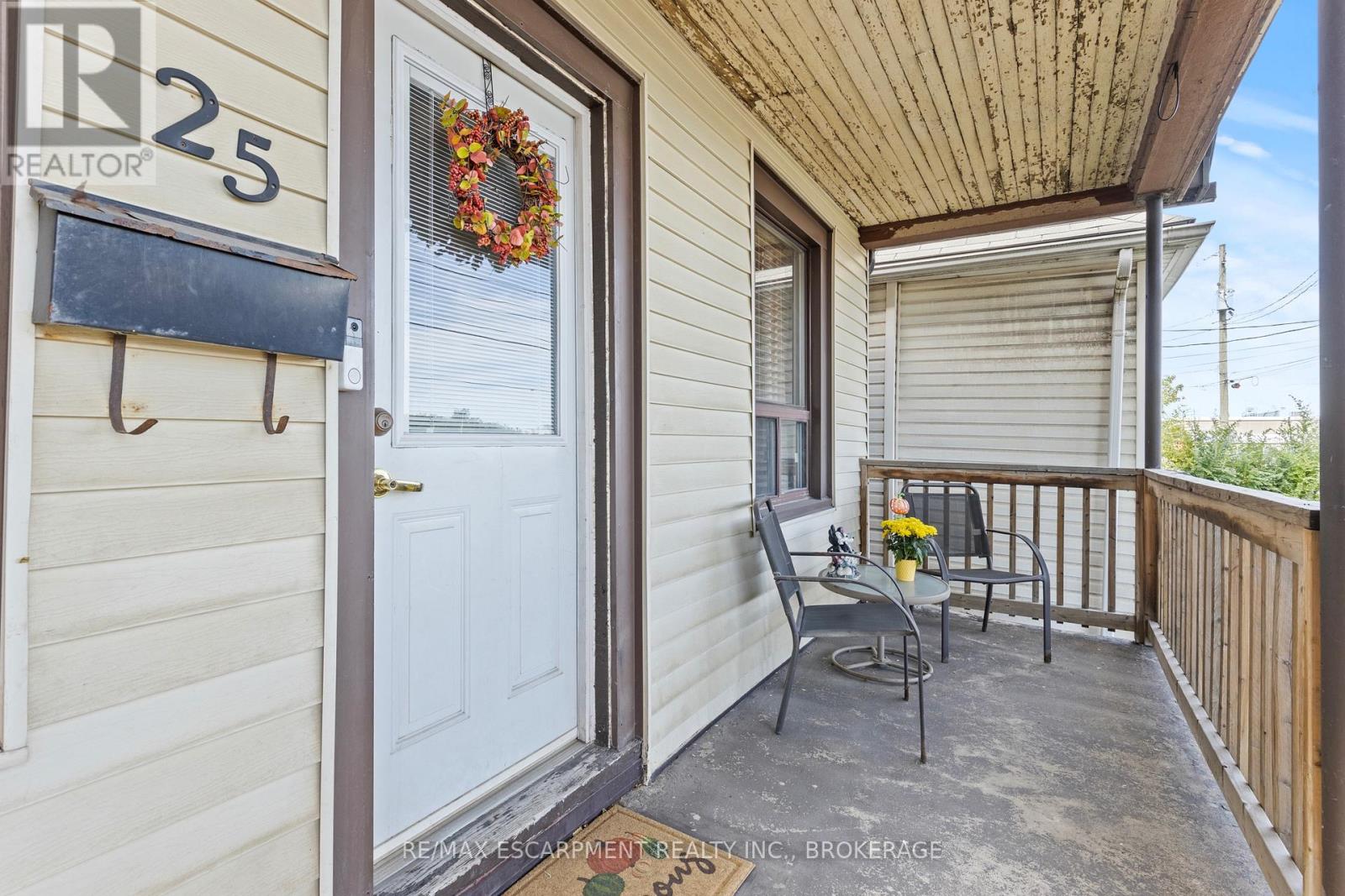 25 Mckinstry Street, Hamilton, Ontario  L8L 6C2 - Photo 4 - X13046938