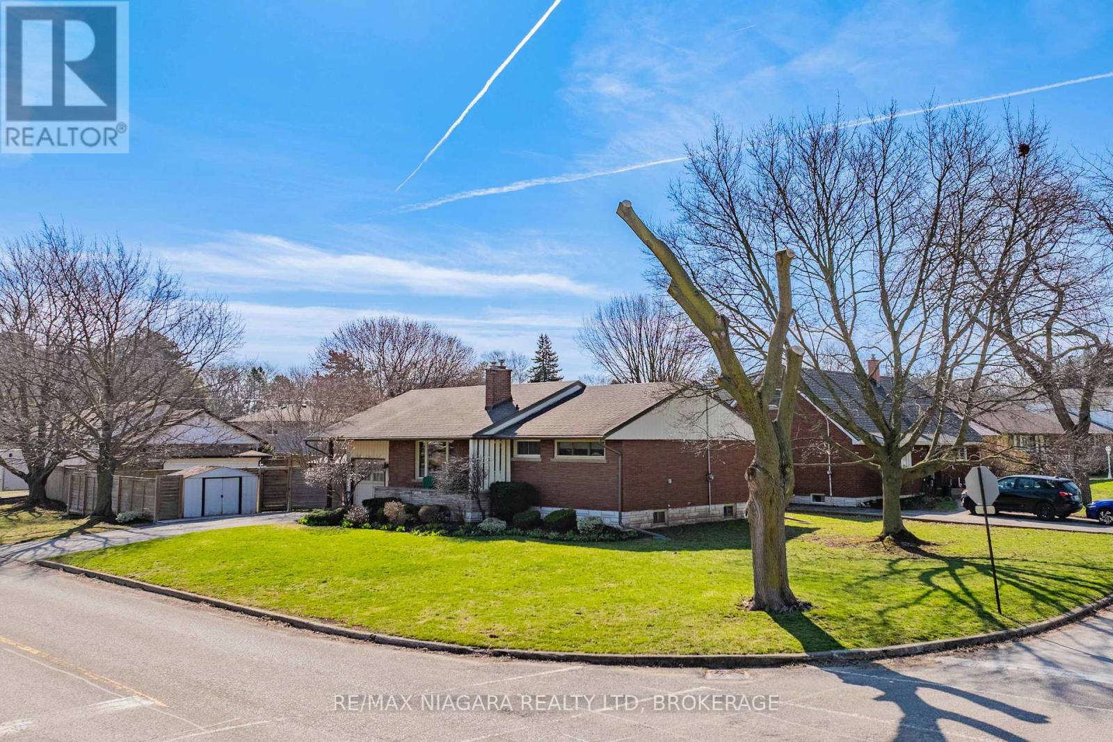 6596 Huggins Street, Niagara Falls, Ontario  L2J 1H4 - Photo 2 - X13053264