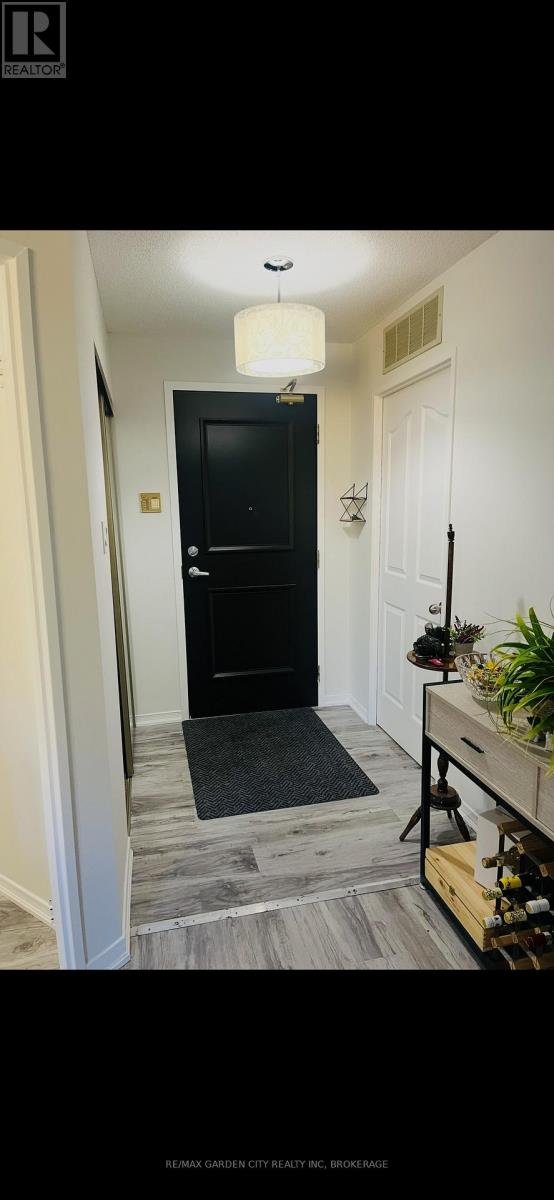 504 - 8111 Forest Glen Drive, Niagara Falls, Ontario  L2H 2Y7 - Photo 3 - X13055532