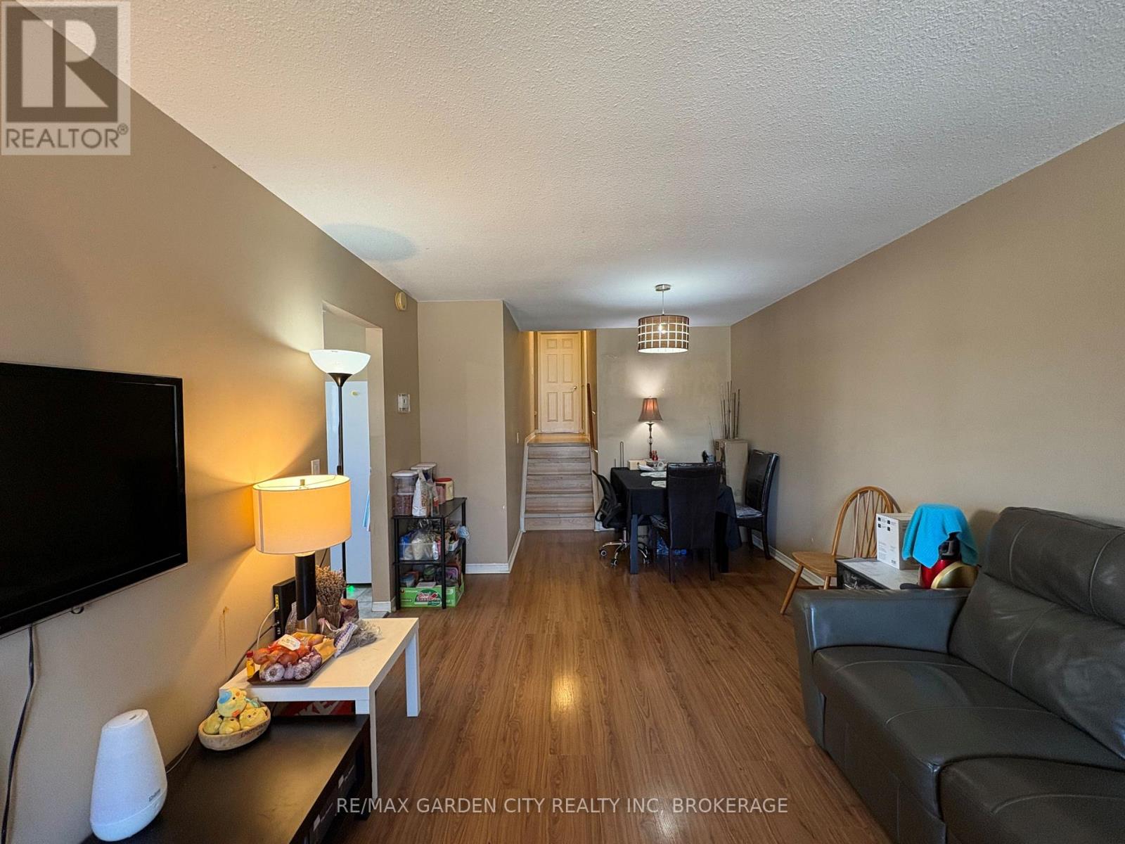 23 Poplar Crescent, Welland, Ontario  L3C 6W5 - Photo 3 - X13056368