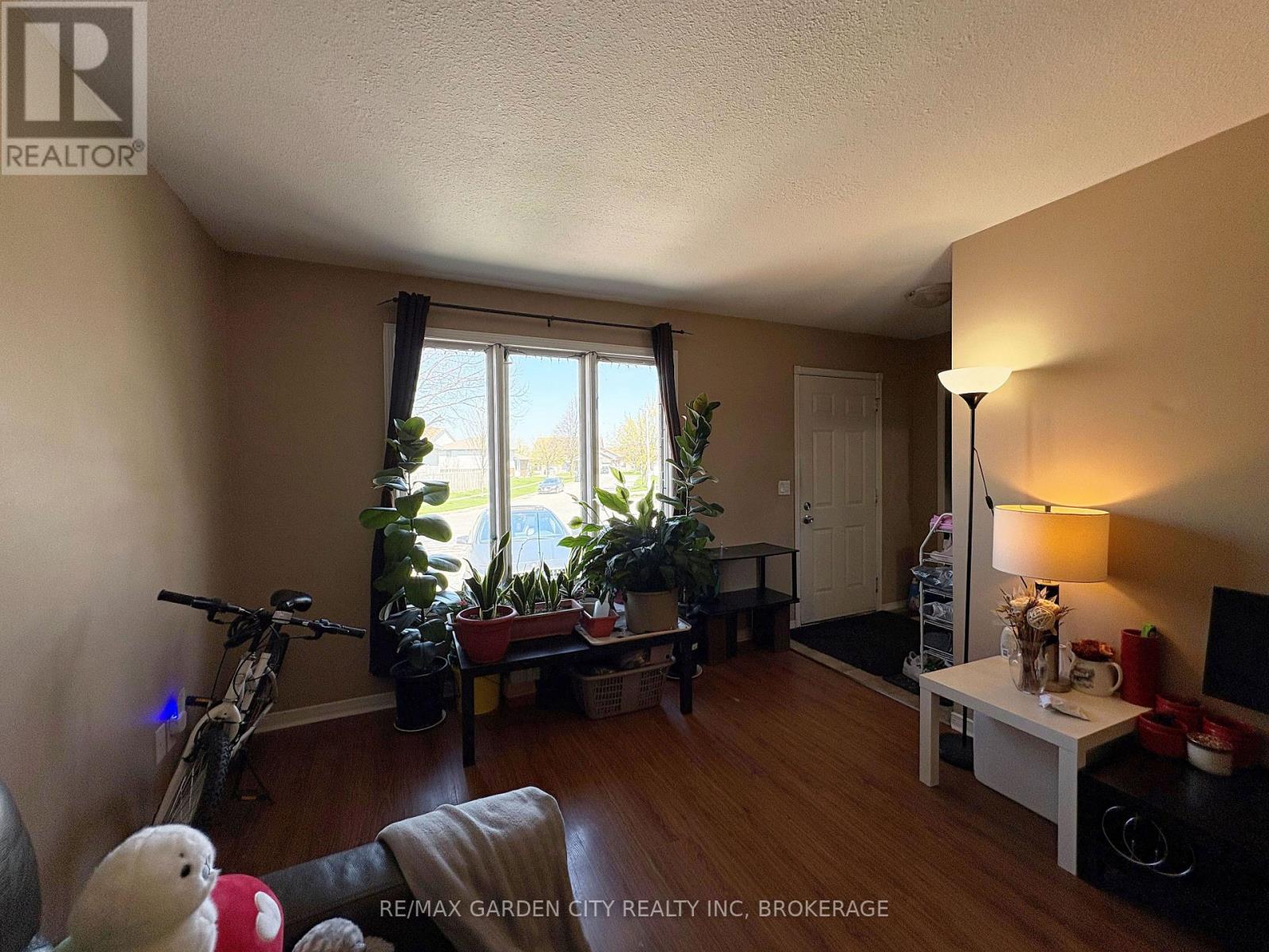 23 Poplar Crescent, Welland, Ontario  L3C 6W5 - Photo 4 - X13056368