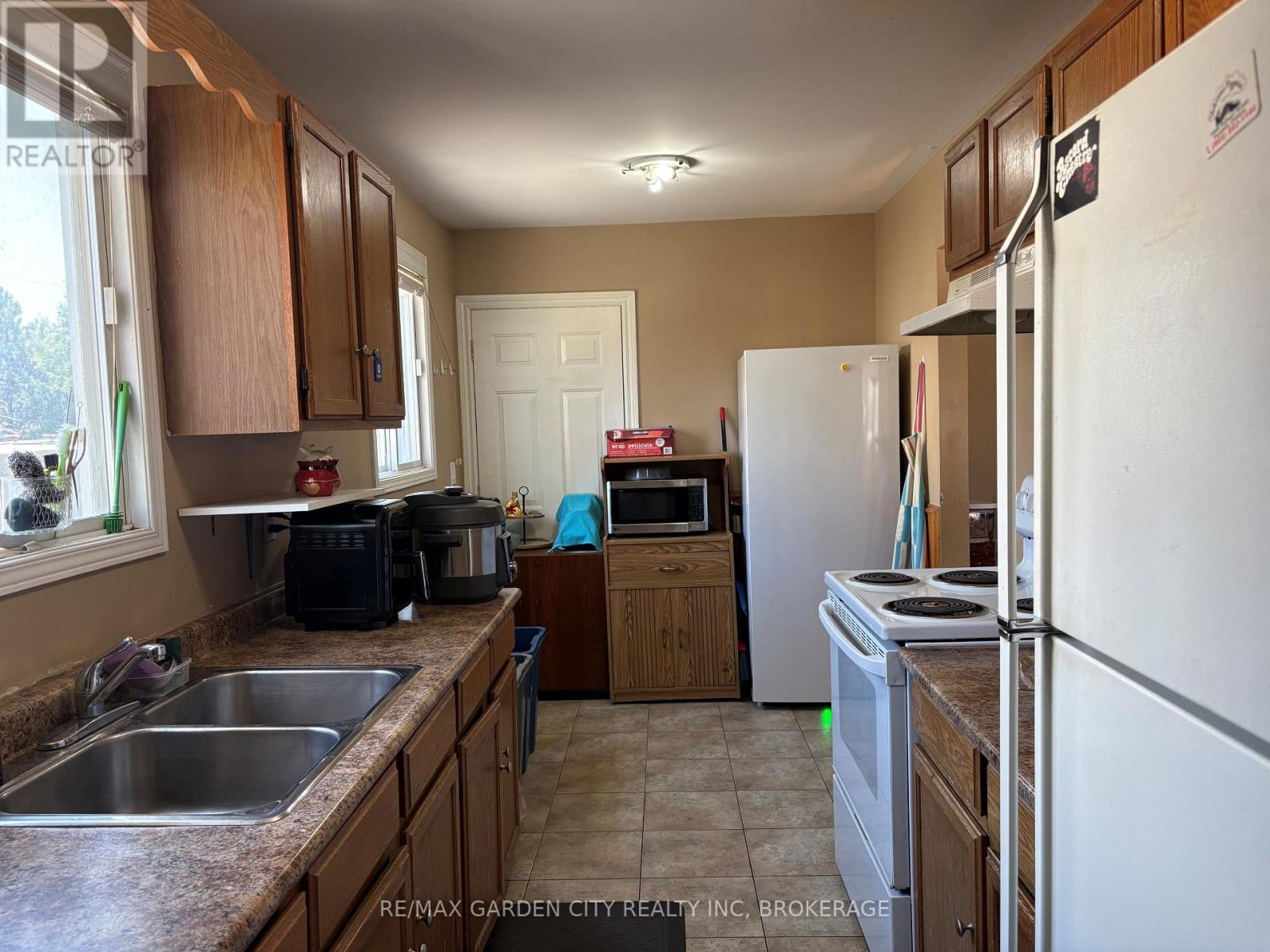 23 Poplar Crescent, Welland, Ontario  L3C 6W5 - Photo 7 - X13056368