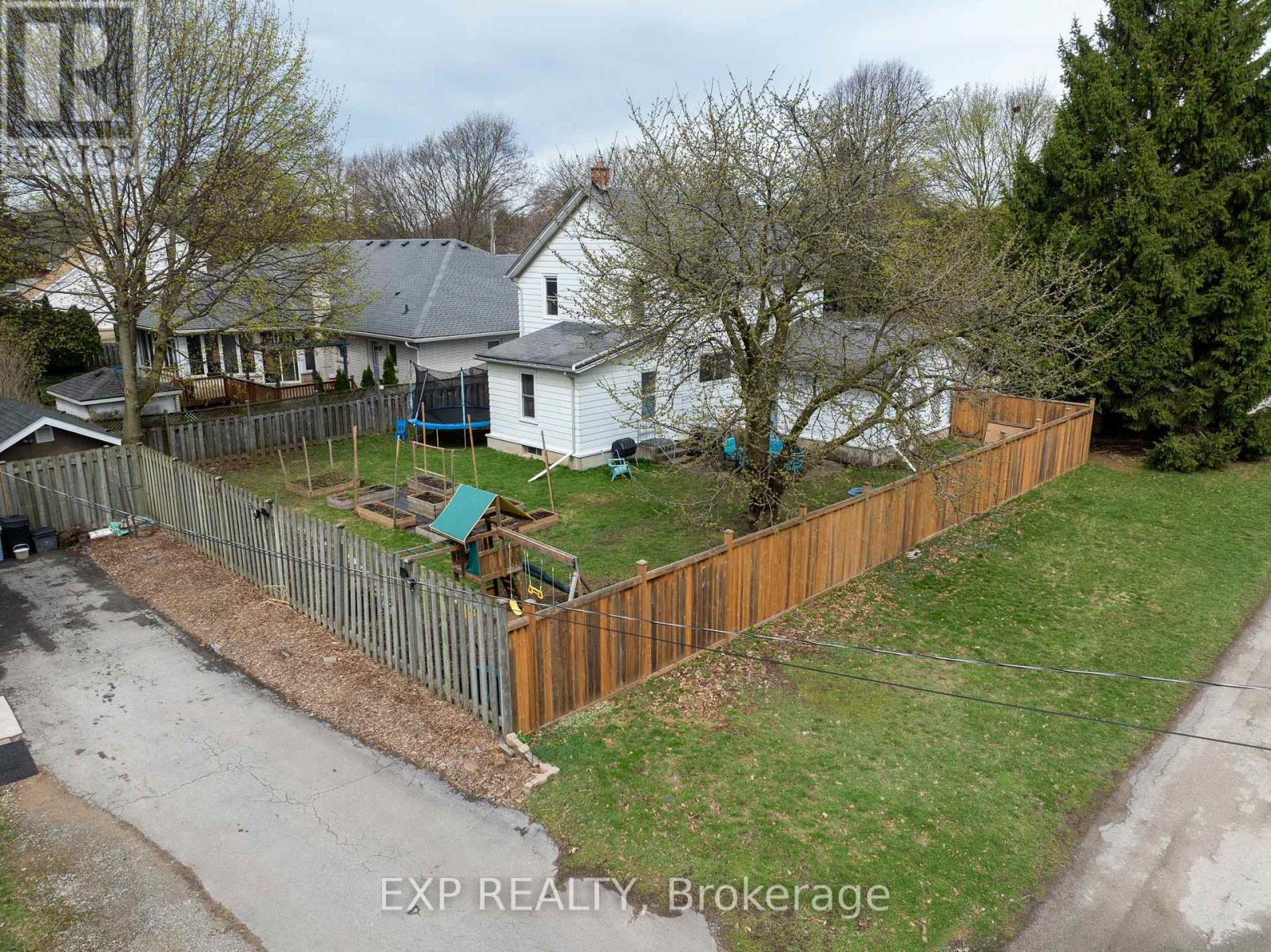 6328 Gore Street, Niagara Falls, Ontario  L2J 1X8 - Photo 4 - X13056638