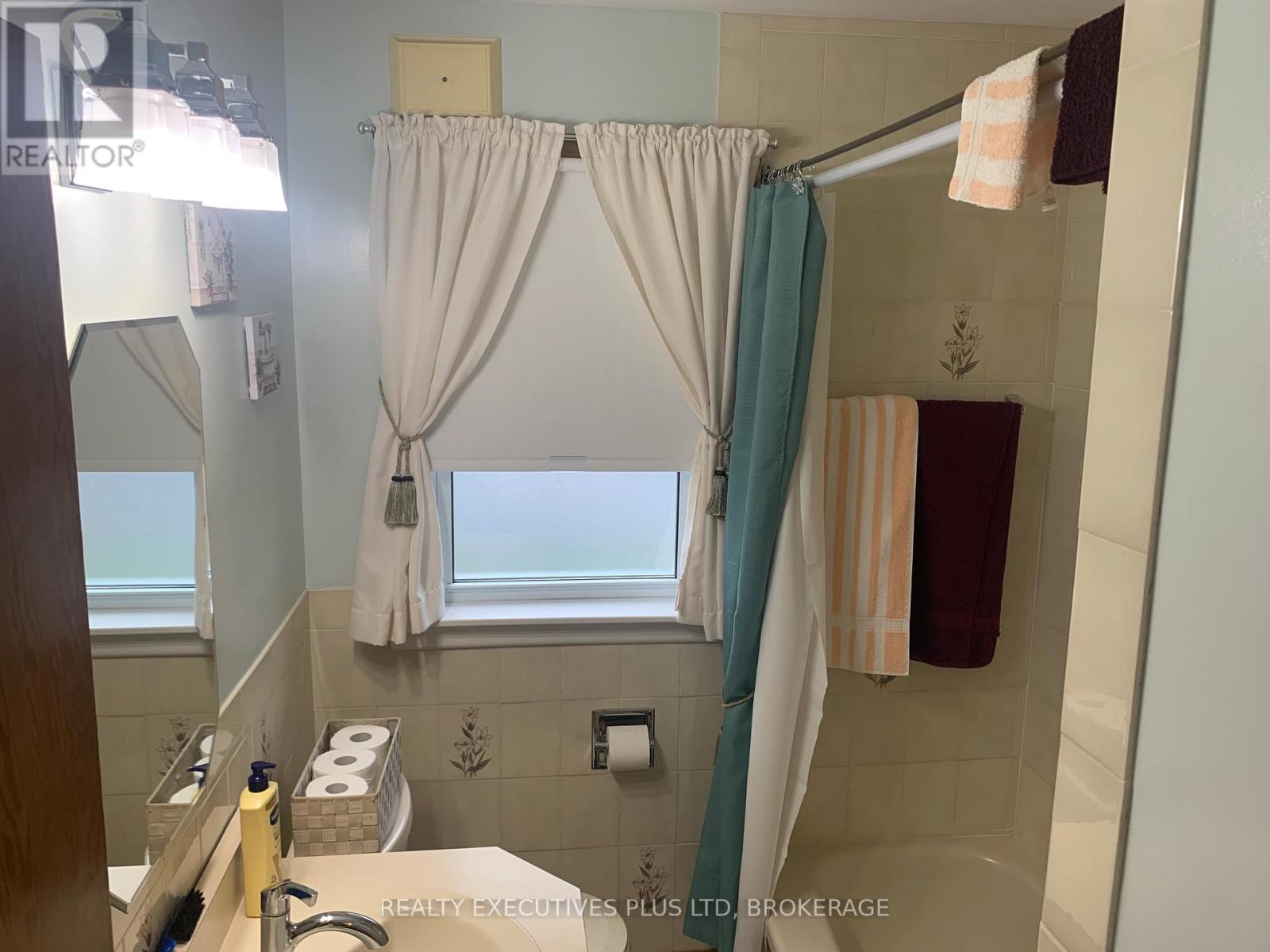 6322 Monroe Street, Niagara Falls, Ontario  L2G 2G8 - Photo 12 - X13059710