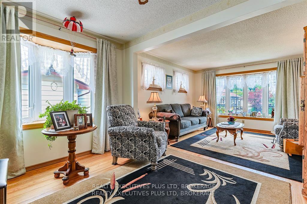 6322 Monroe Street, Niagara Falls, Ontario  L2G 2G8 - Photo 6 - X13059710