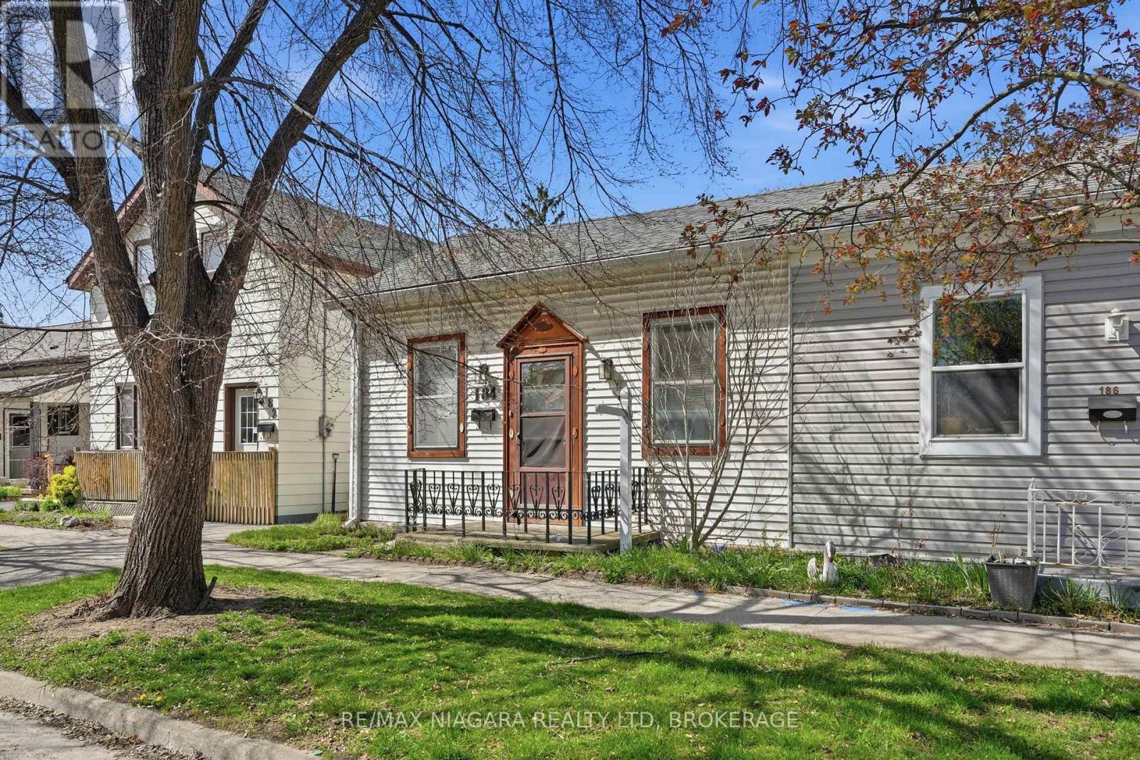 184 WELLINGTON STREET, Brantford, Ontario