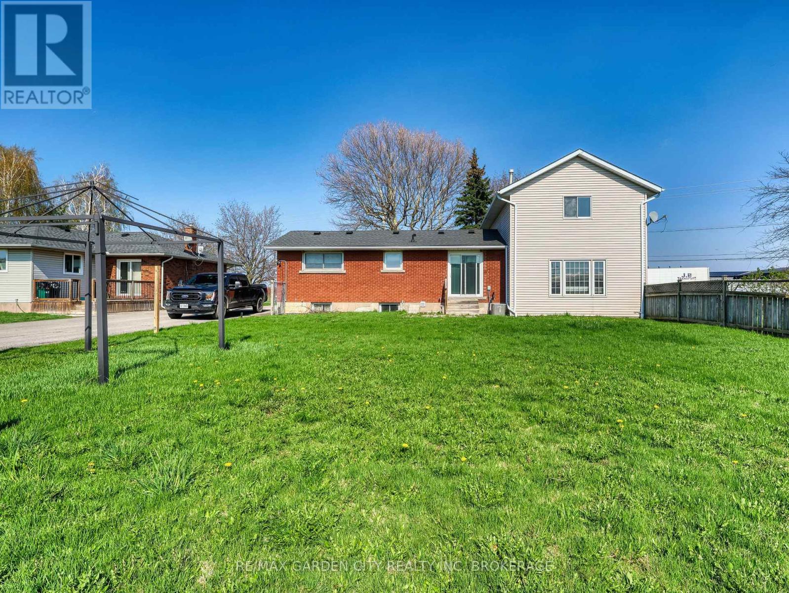 228-234 Read Road, St. Catharines, Ontario  L2R 7K6 - Photo 6 - X13061210