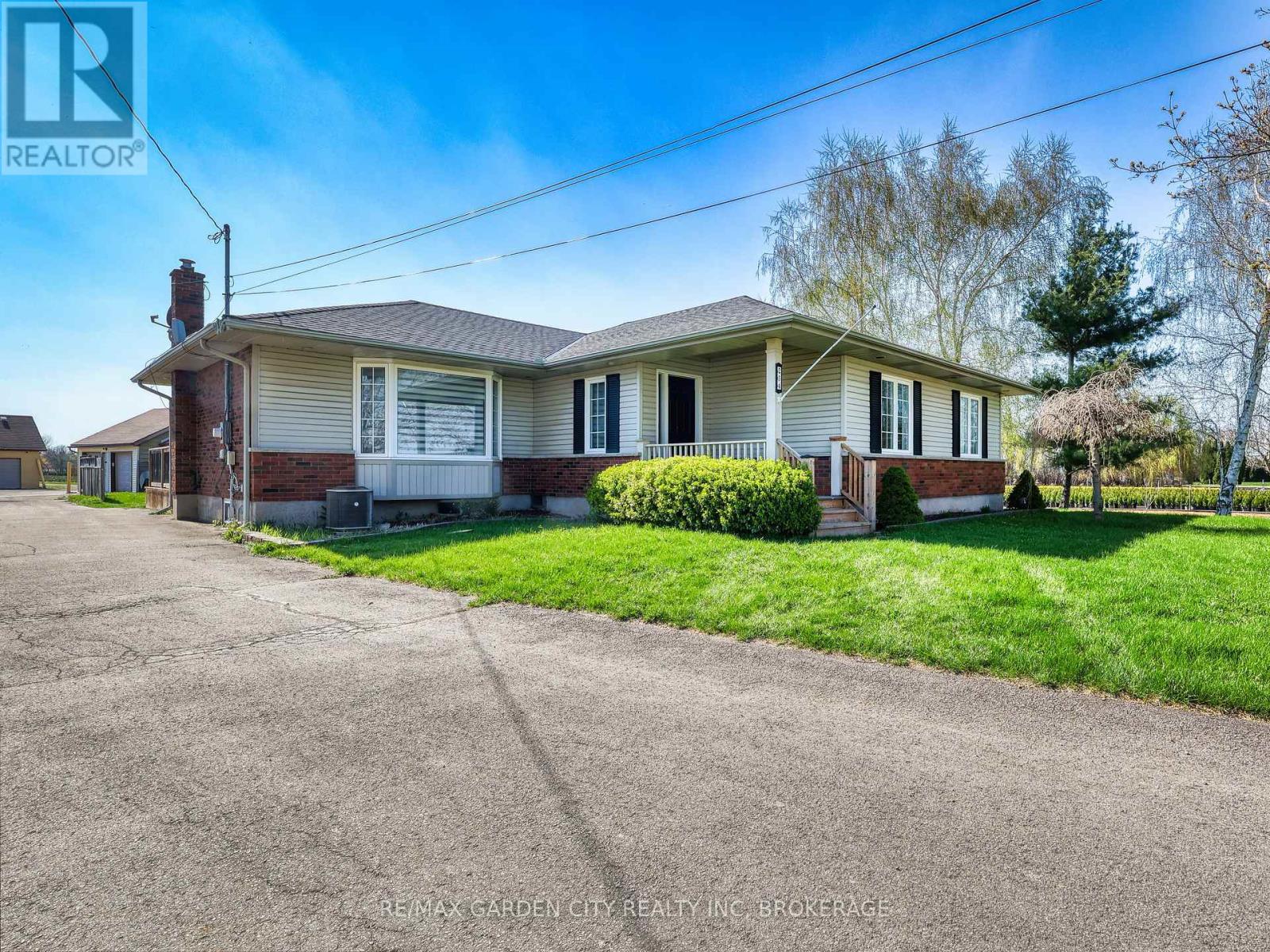 228-234 Read Road, St. Catharines, Ontario  L2R 7K6 - Photo 4 - X13061248