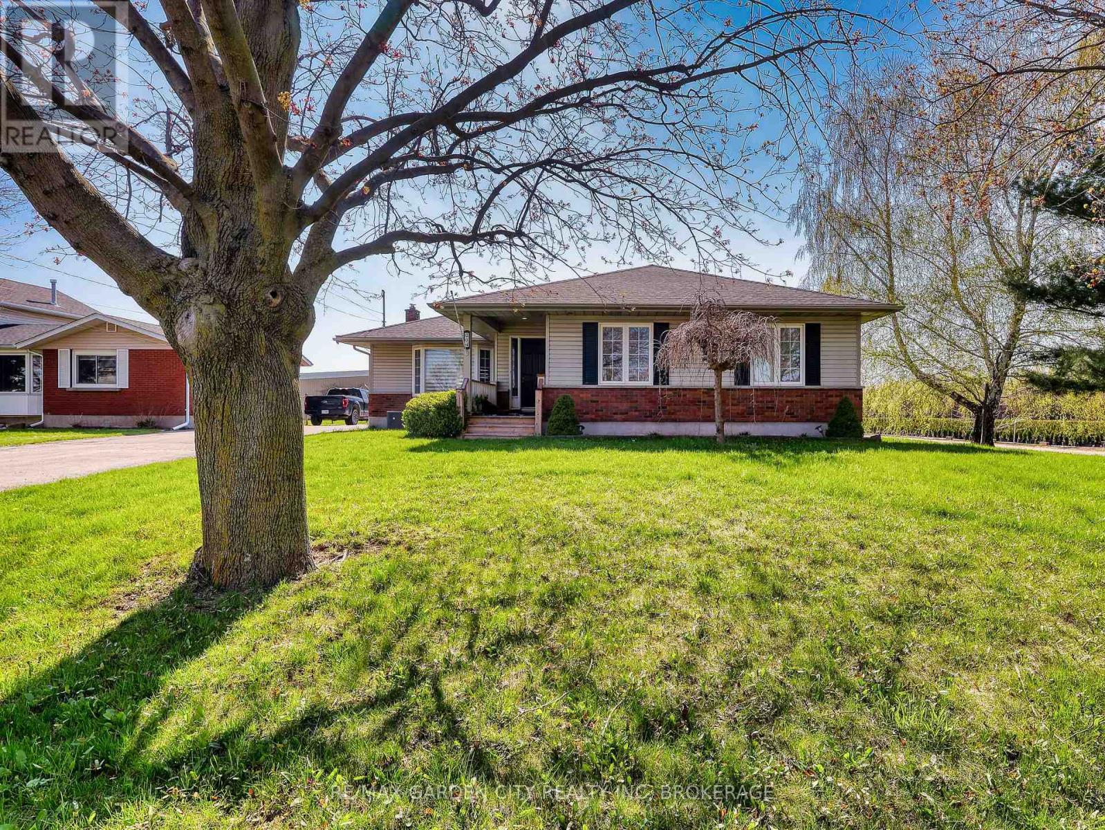 228-234 Read Road, St. Catharines, Ontario  L2R 7K6 - Photo 5 - X13061248
