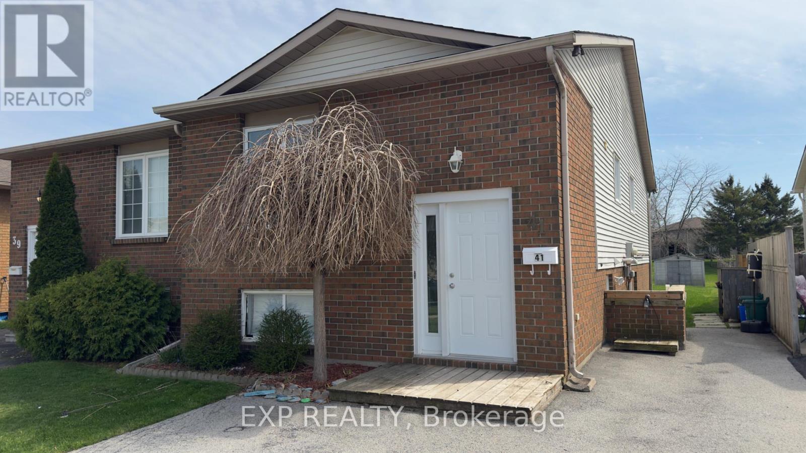 UPPER - 41 WOODLAND DRIVE, Welland, Ontario