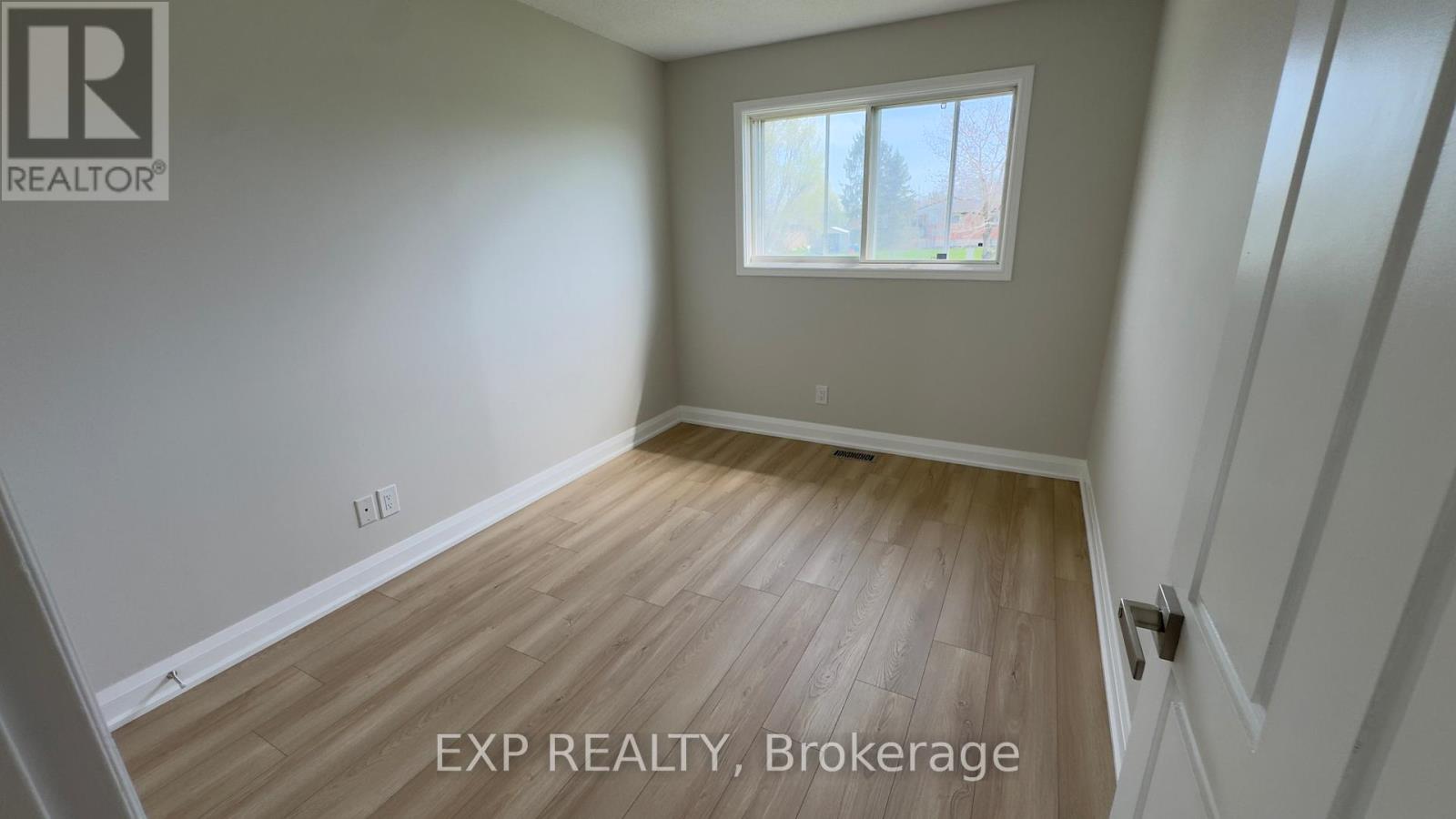Upper - 41 Woodland Drive, Welland, Ontario  L3C 7C9 - Photo 10 - X13063624
