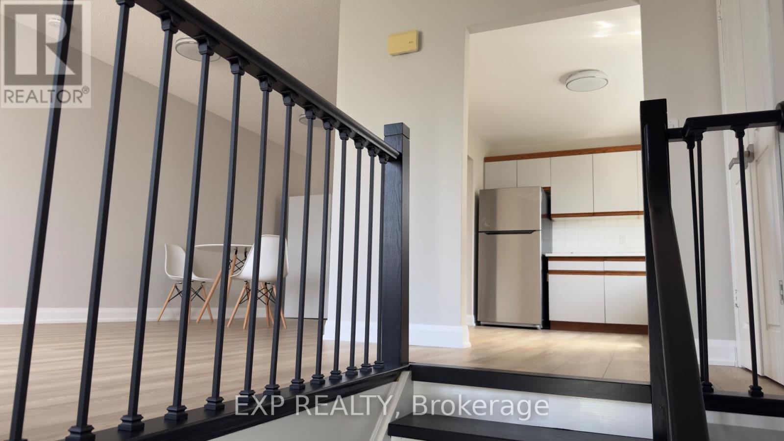 Upper - 41 Woodland Drive, Welland, Ontario  L3C 7C9 - Photo 2 - X13063624