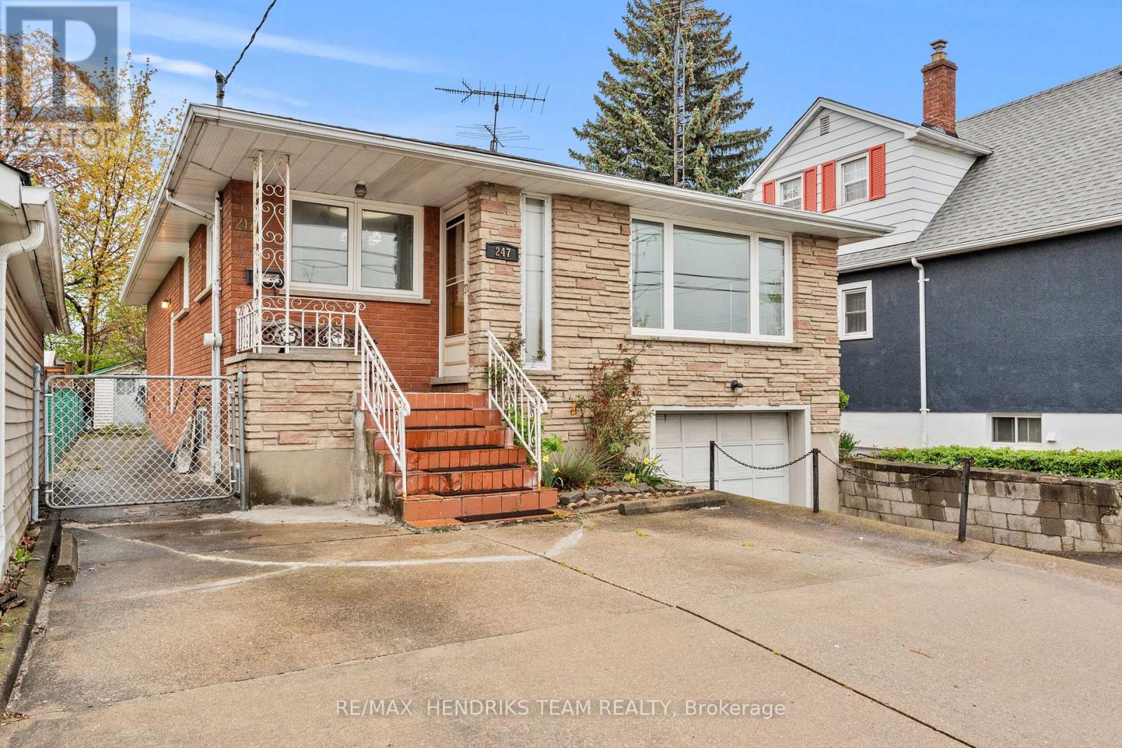247 Grantham Avenue, St. Catharines, Ontario  L2M 4Z6 - Photo 2 - X13063834