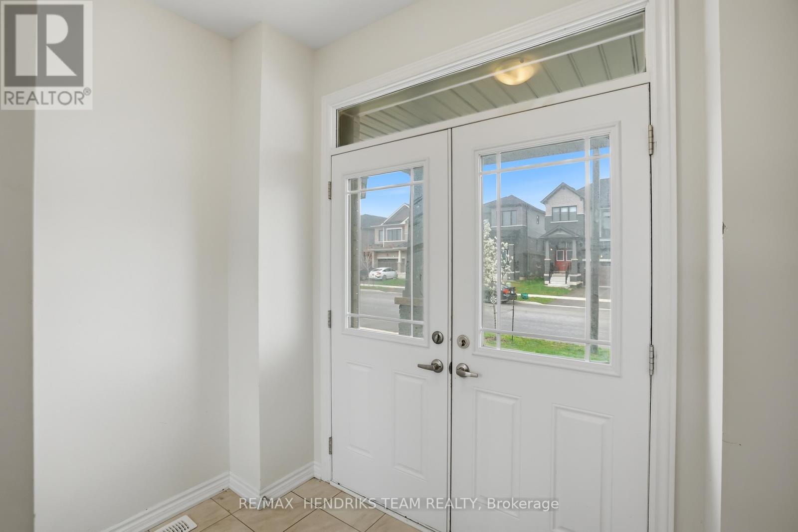 400 Barker Parkway, Thorold, Ontario  L2V 0K5 - Photo 3 - X13064444